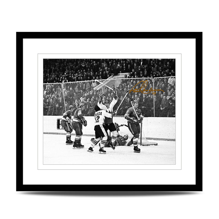 El gol del siglo, fotografía en blanco y negro de 16 x 20 firmada por Paul Henderson