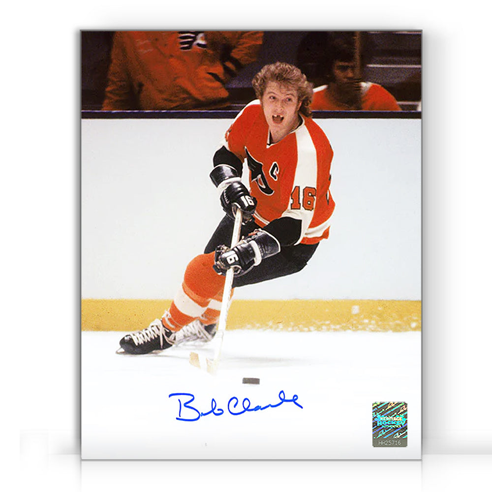 Bobby Clarke a signé une photo édentée des Flyers de Philadelphie 8 x 10
