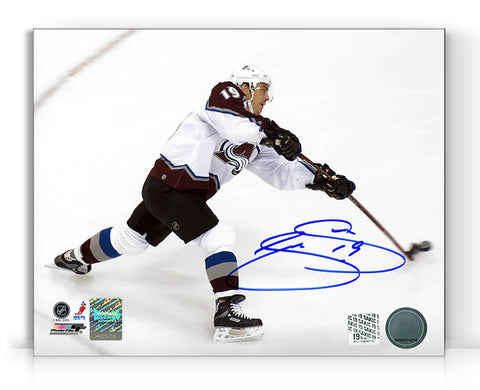 Joe Sakic a signé une photo aérienne de l'Avalanche du Colorado 8 x 10