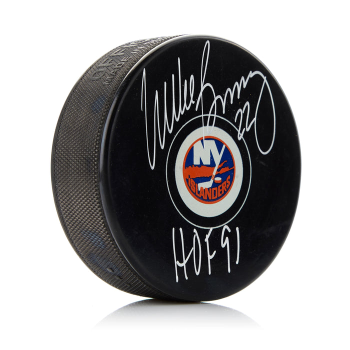 Mike Bossy firmó el disco de los New York Islanders con una nota para el HOF