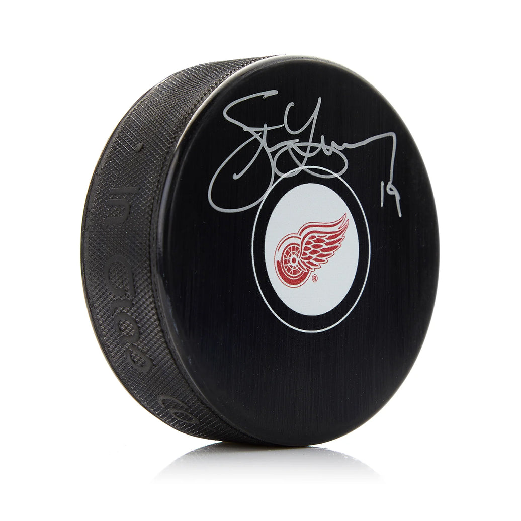 Disco de los Detroit Red Wings firmado por Steve Yzerman