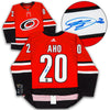 Sebastian Aho firmó la camiseta Adidas Pro de los Carolina Hurricanes