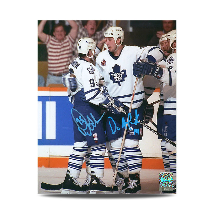 Wendel Clark a signé une photo du guerrier sanglant des Maple Leafs de Toronto 8 x 10