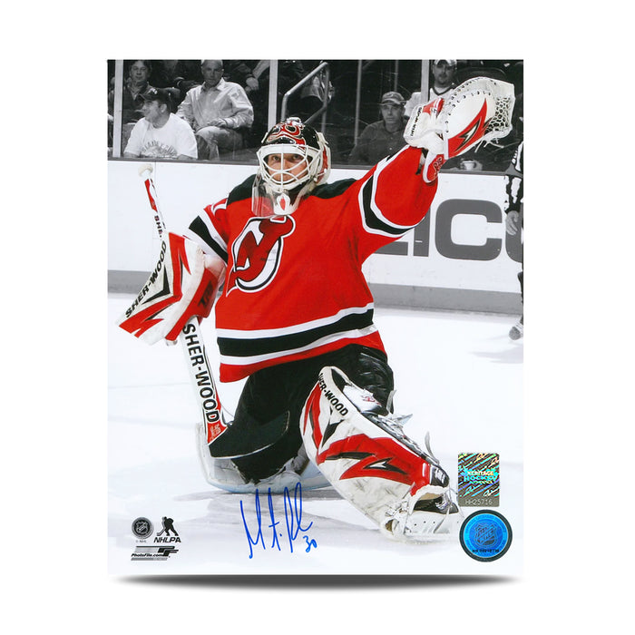 Photo 8 x 10 signée par Martin Brodeur du gardien de but des Devils du New Jersey