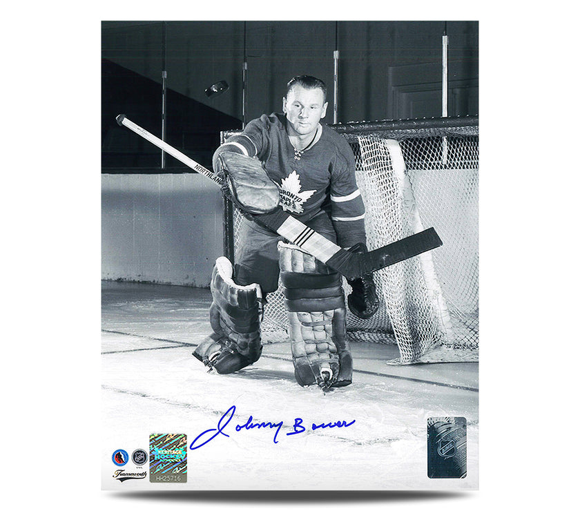 Johnny Bower a signé l'action des Maple Leafs de Toronto enregistrant une photo 8 x 10