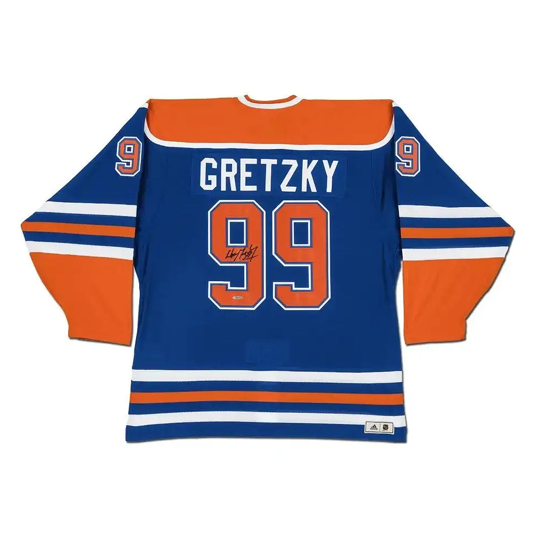 Connor McDavid a signé le maillot Pro Domicile Adidas des Oilers d'Edmonton