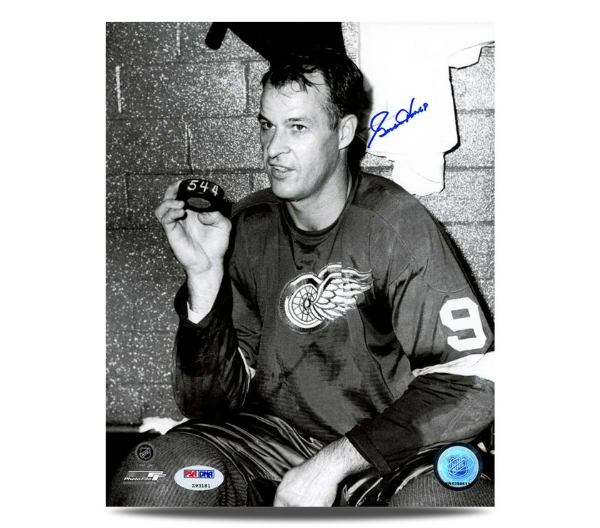 Gordie Howe Signed Detroit Red Wings 8X10 Photo