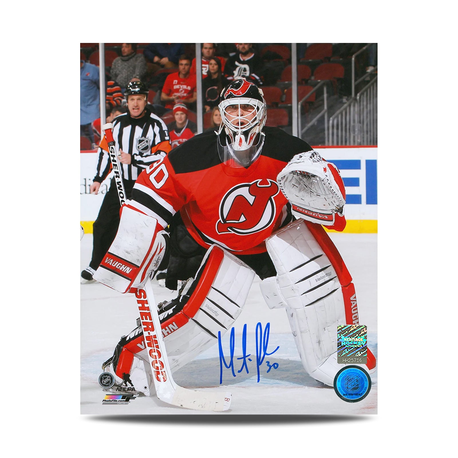 Martin Brodeur firmó una foto de 8 x 10 con el mensaje "Enfoque en los New Jersey Devils"