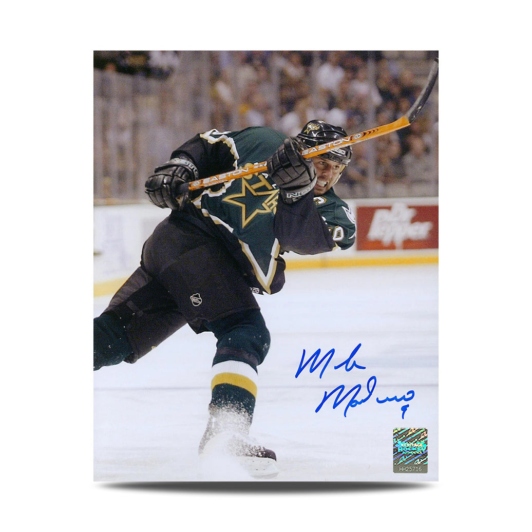 Fotografía de 8 x 10 firmada por Gerry Cheevers, portero de los Boston Bruins