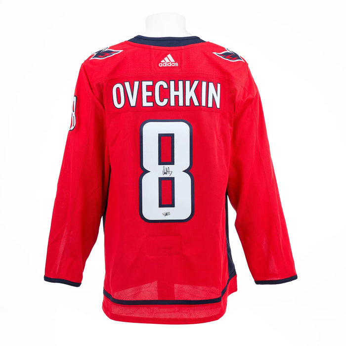 Alexander Ovechkin firmó la camiseta local de Adidas de Washington Capitals