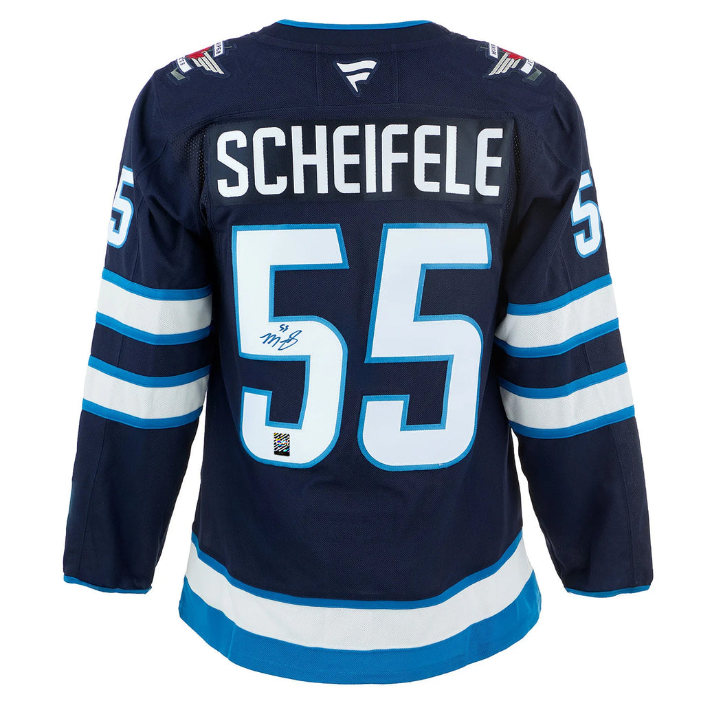 Mark Scheifele a signé le maillot Pro Adidas des Jets de Winnipeg