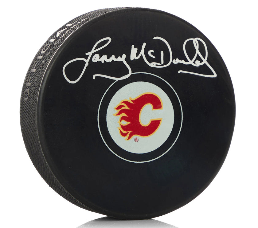 Serge Savard firmó el disco de los Montreal Canadiens con una nota para el Salón de la Fama