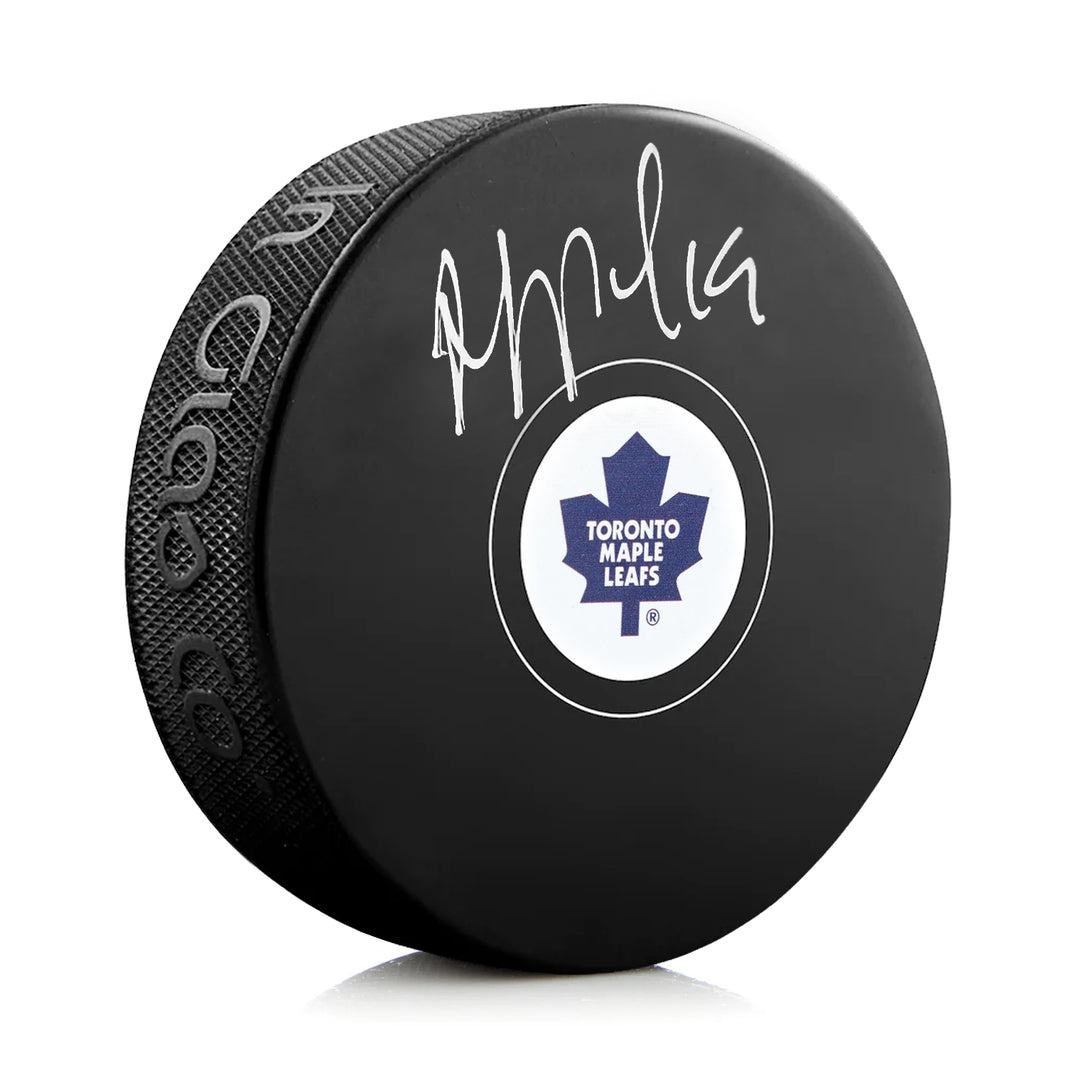 Joffrey Lupul a signé la rondelle des Maple Leafs de Toronto