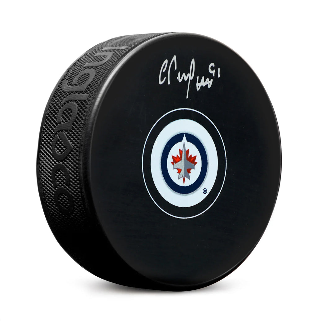 Cole Perfetti firmó el disco de los Winnipeg Jets con la nota del primer gol