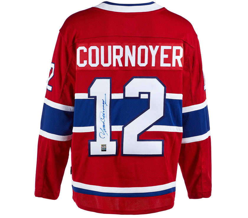Yvan Cournoyer firmó la camiseta de los Montreal Canadiens
