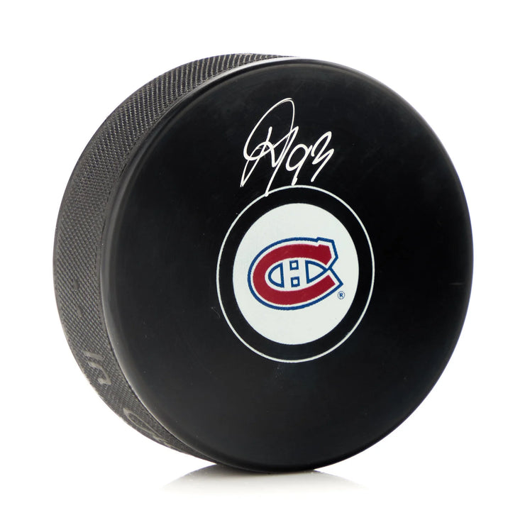 Serge Savard firmó el disco de los Montreal Canadiens con una nota para el Salón de la Fama