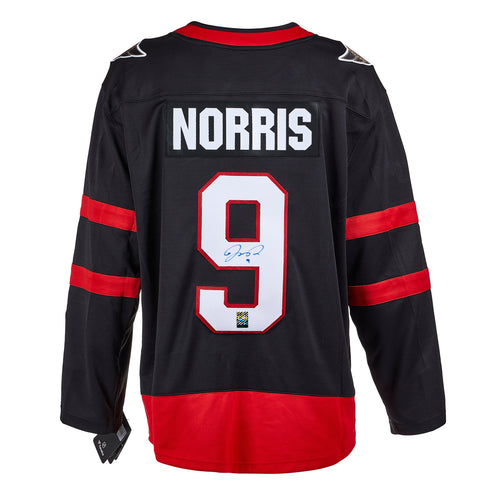 Thomas Chabot a signé le maillot Pro Adidas des Sénateurs d'Ottawa