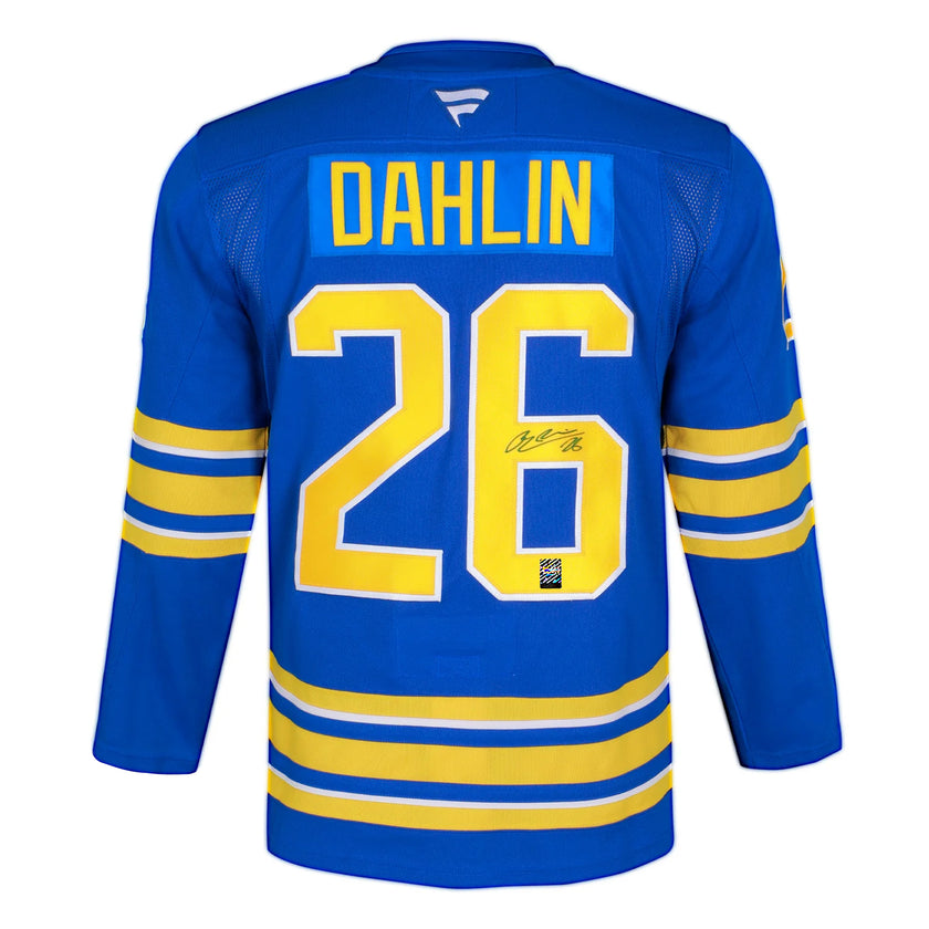 Sam Reinhart a signé le maillot des Sabres de Buffalo