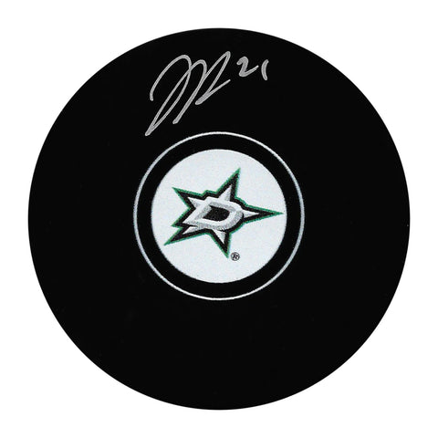 Jason Robertson a signé la rondelle des Stars de Dallas