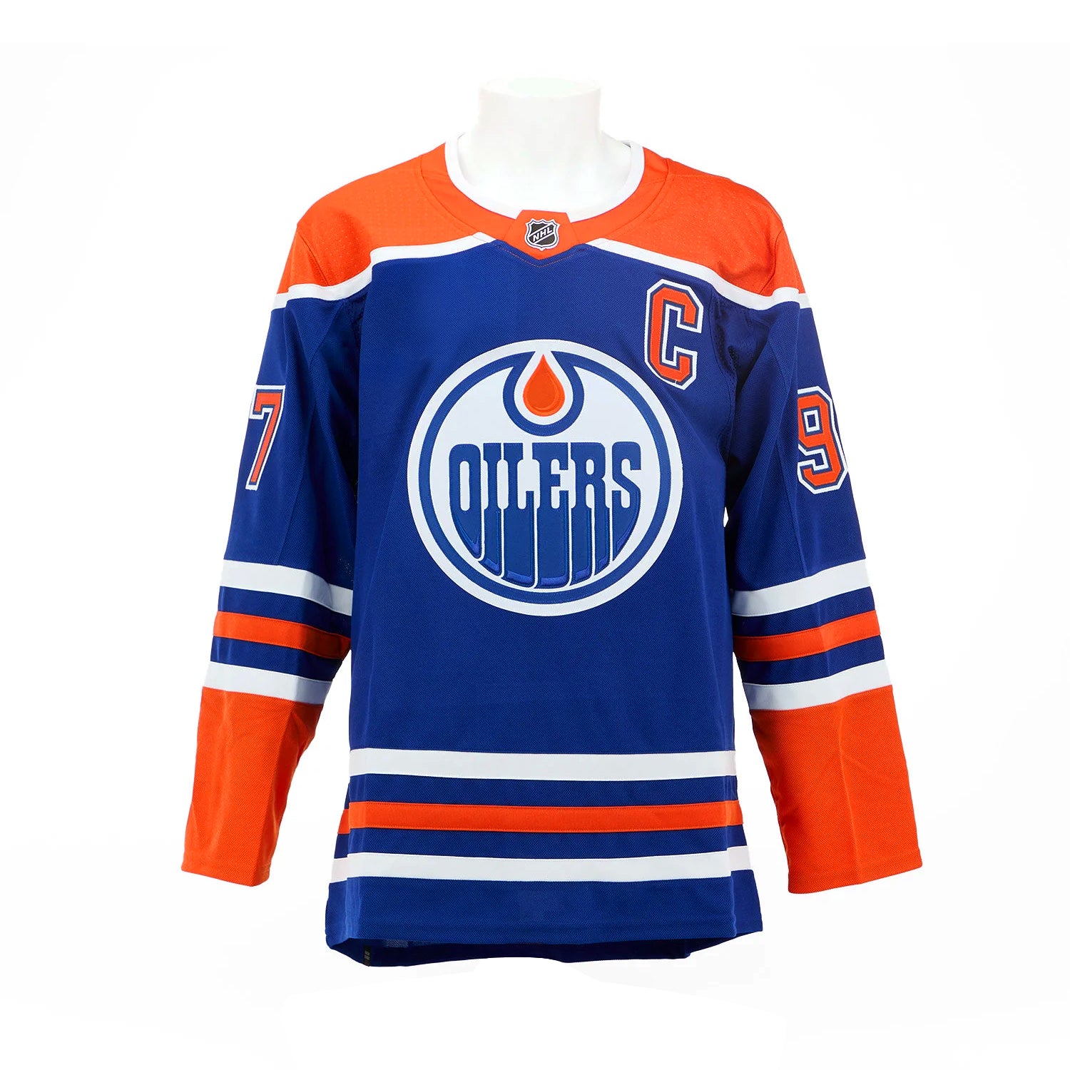 Connor McDavid a signé le maillot Pro Domicile Adidas des Oilers d'Edmonton