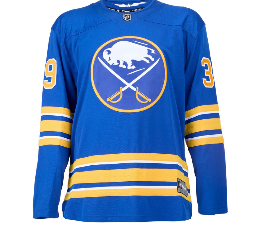 Gilbert Perreault a signé le maillot vintage des Sabres de Buffalo