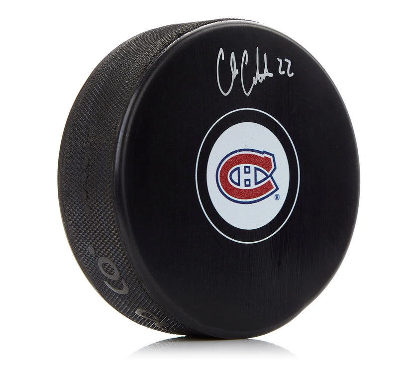 Cole Caufield firmó el disco de los Montreal Canadiens