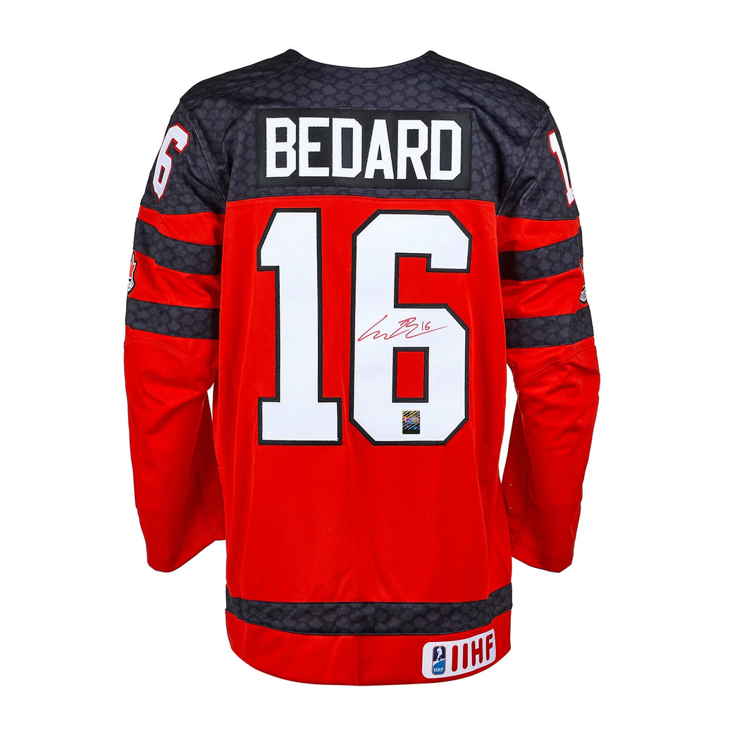 Connor Bédard a signé le maillot Adidas Pro Home des Blackhawks de Chicago
