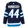 Mark Scheifele a signé le maillot Pro Adidas des Jets de Winnipeg