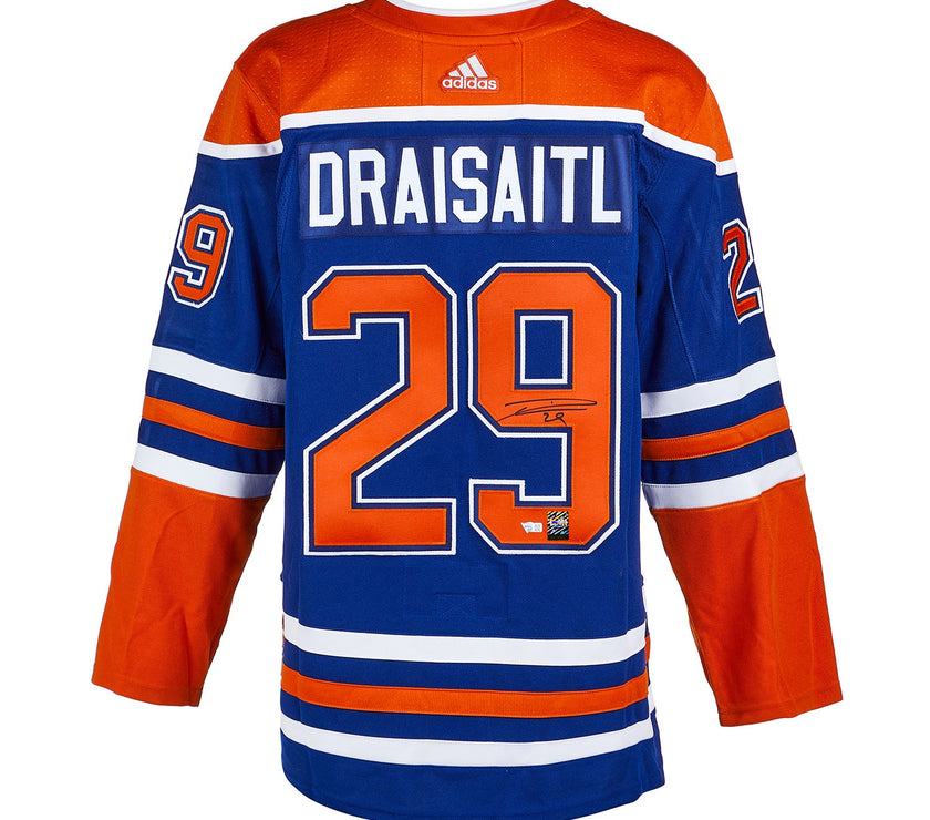 Connor McDavid a signé le maillot Pro Domicile Adidas des Oilers d'Edmonton