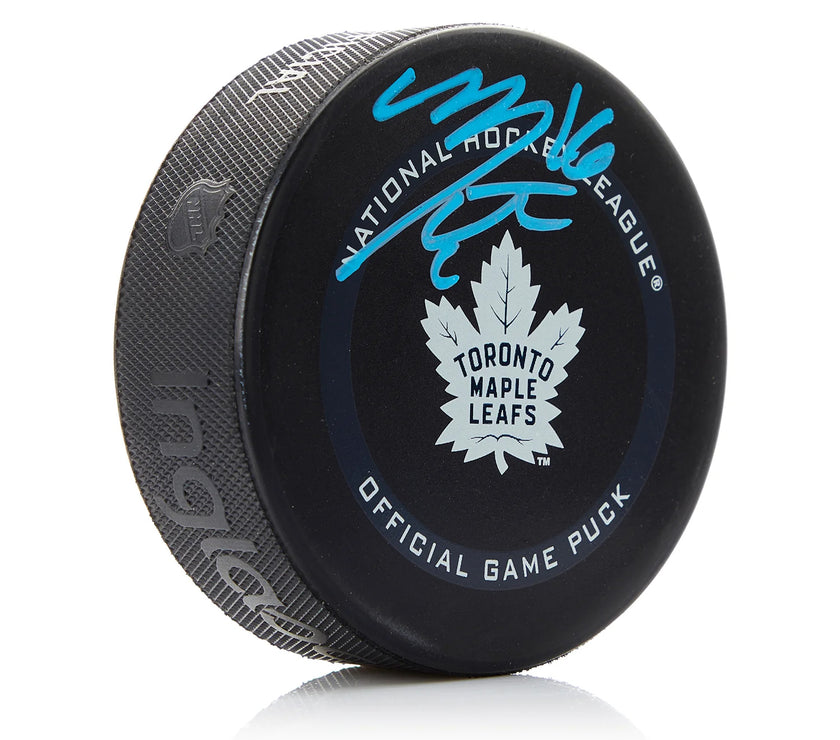 Disco de juego oficial de los Toronto Maple Leafs firmado por Mitch Marner