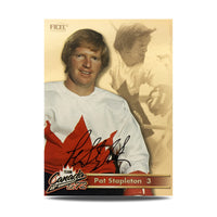 Tarjeta oficial firmada por el equipo de Canadá del 40.° aniversario de 1972, número 3 de Pat Stapleton