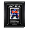 Fotografía enmarcada grabada de Connor McDavid de los Edmonton Oilers (primer plano)
