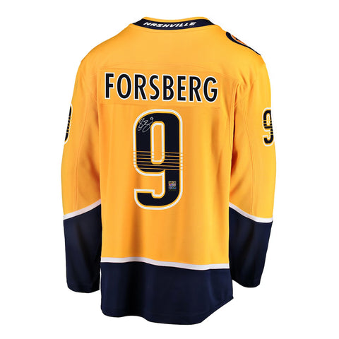 Filip Forsberg a signé le maillot domicile des Predators de Nashville