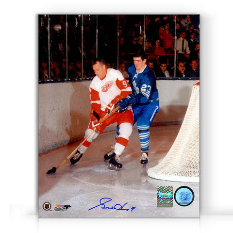 Gordie Howe Signed Detroit Red Wings Battle 8X10 Photo