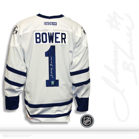 Johnny Bower a signé le maillot CCM des Maple Leafs de Toronto