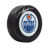 Mark Messier a signé la rondelle des Oilers d'Edmonton