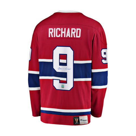 Maurice Richard a signé le maillot des Canadiens de Montréal